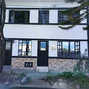  Pensión Familia Lombana Colombia